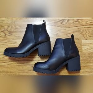 Dirty Laundry Boots - Size 6